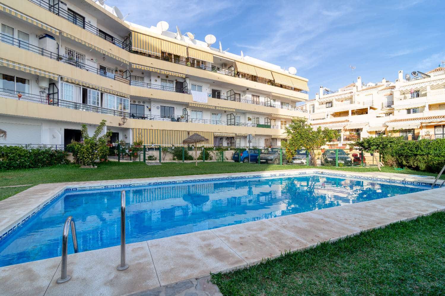 2 sypialnia Apartament przy plaży na sprzedaż w Nerja z basenem - 279 000 € (Ref: 9560874)