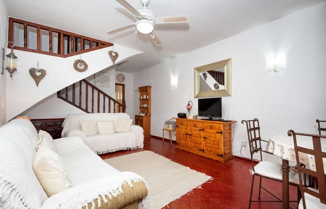 2 slaapkamer Rijtjeshuis te koop in Nueva Nerja, Nerja met zwembad - € 329.000 (Ref: 9600984)