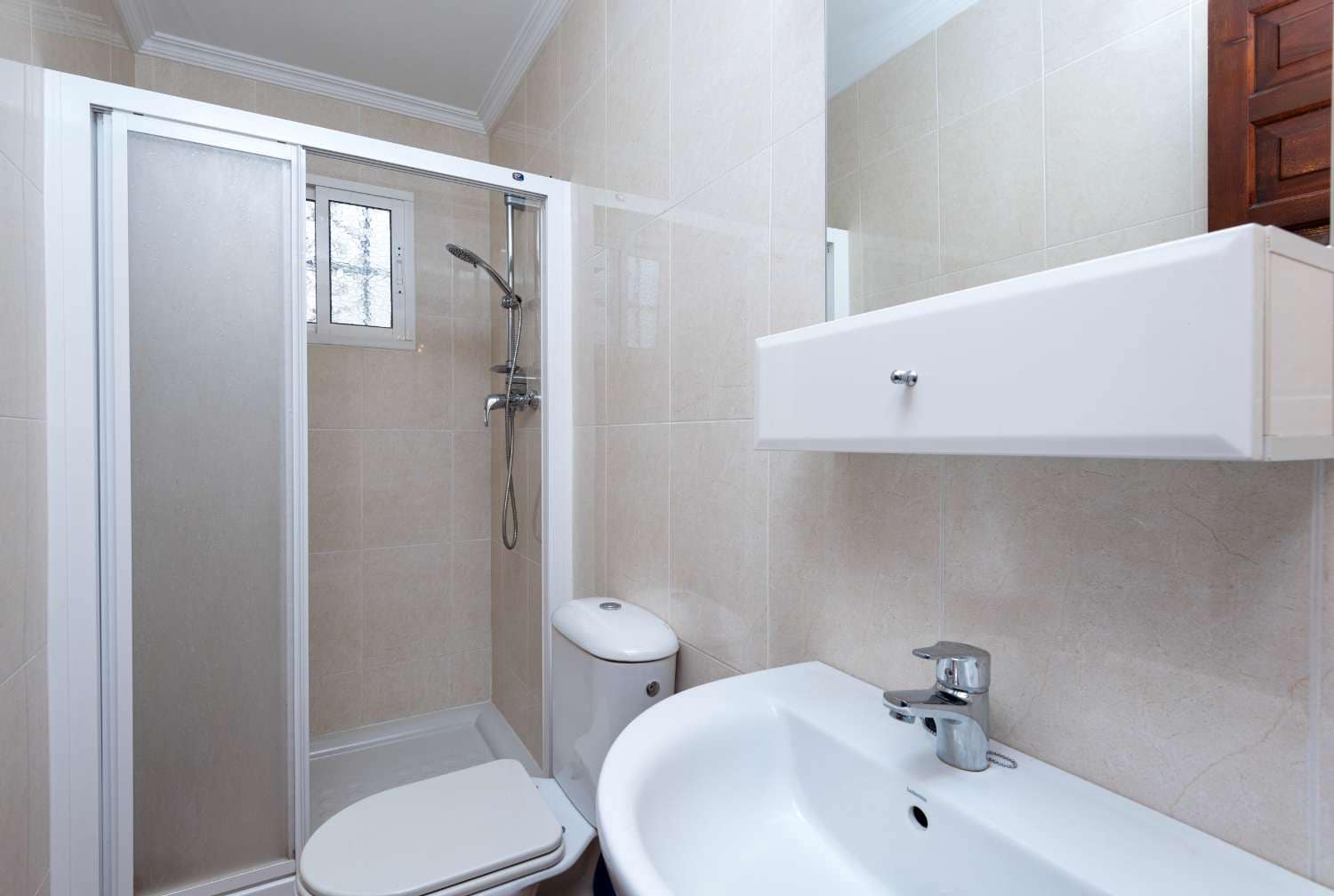 2 slaapkamer Rijtjeshuis te koop in Nerja met zwembad - € 329.000 (Ref: 9600984)