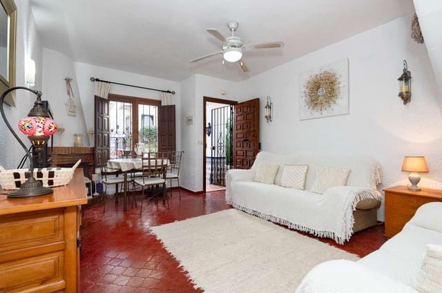 2 slaapkamer Rijtjeshuis te koop in Nueva Nerja, Nerja met zwembad - € 329.000 (Ref: 9600984)