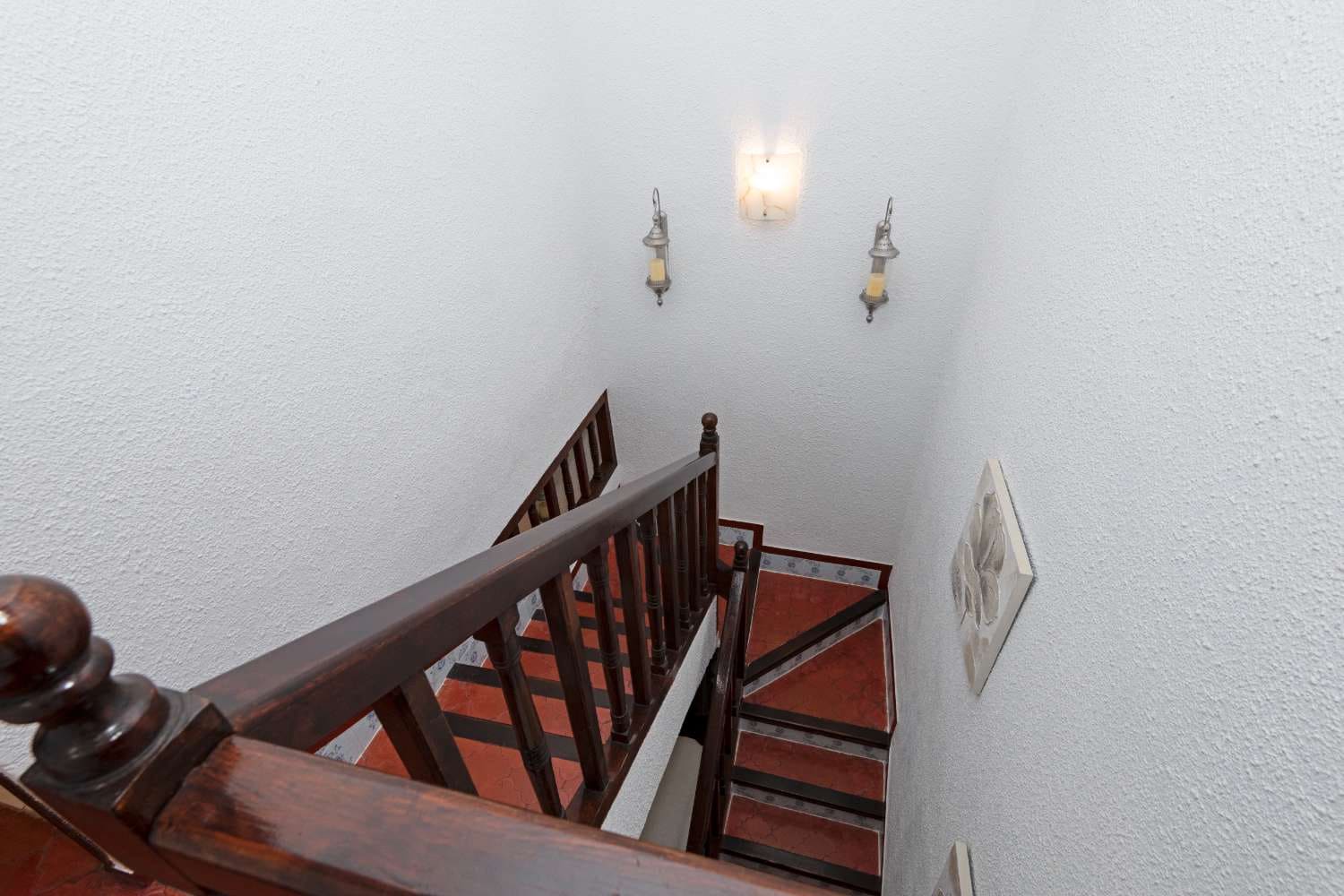 2 slaapkamer Rijtjeshuis te koop in Nerja met zwembad - € 329.000 (Ref: 9600984)