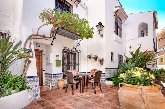 2 slaapkamer Rijtjeshuis te koop in Nueva Nerja, Nerja met zwembad - € 329.000 (Ref: 9600984)