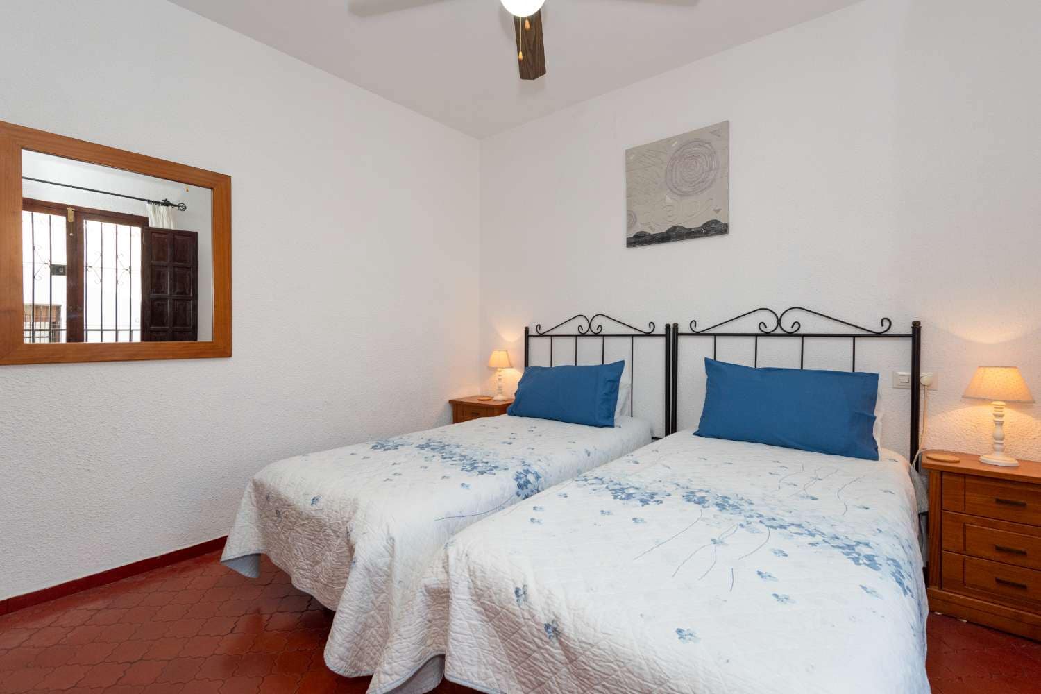 2 slaapkamer Rijtjeshuis te koop in Nerja met zwembad - € 329.000 (Ref: 9600984)