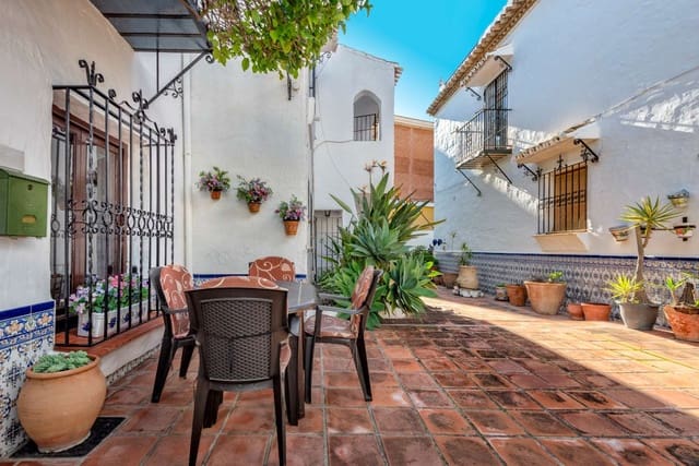 2 slaapkamer Rijtjeshuis te koop in Nueva Nerja, Nerja met zwembad - € 329.000 (Ref: 9600984)