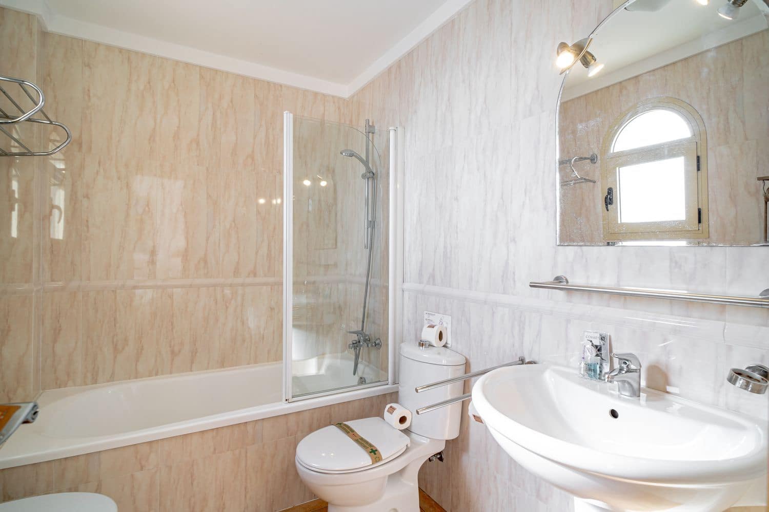 2 soverom Leilighet til salgs i El Penoncillo med svømmebasseng garasje - € 445 000 (Ref: 9627154)