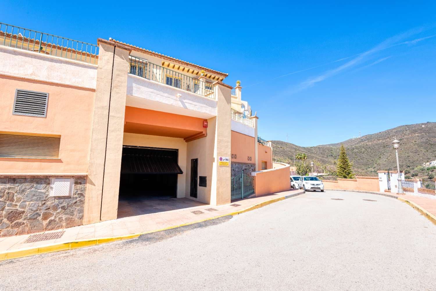 2 soverom Leilighet til salgs i El Penoncillo med svømmebasseng garasje - € 445 000 (Ref: 9627154)