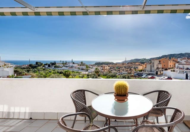 2 sovrum Lägenhet till salu i Avda Pescia - Ctra de Frigiliana, Nerja med pool - 239 000 € (Ref: 9658275)