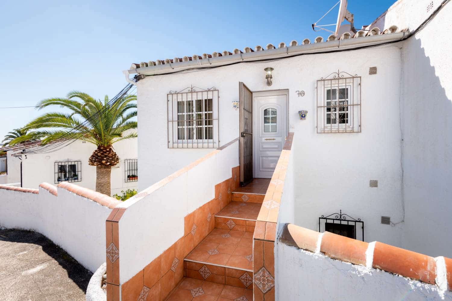 2 sovrum Lägenhet till salu i Nerja med pool - 239 000 € (Ref: 9658275)