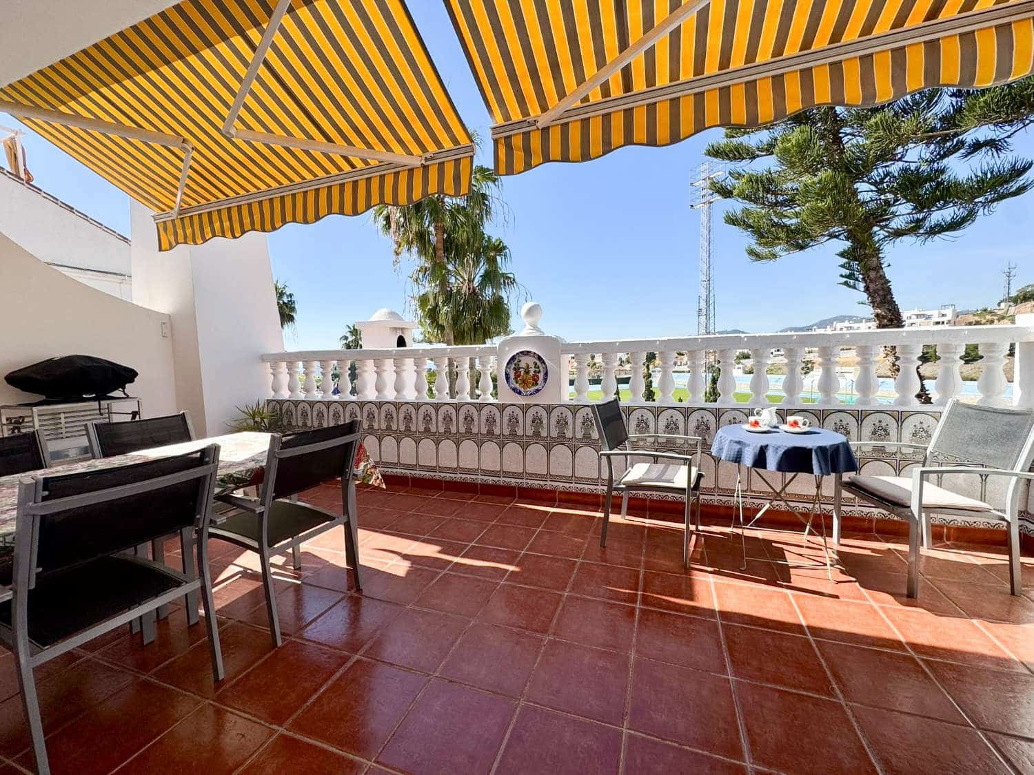 3 soveværelse Lejlighed til salg i Nerja med swimmingpool - € 360.000 (Ref: 9658276)