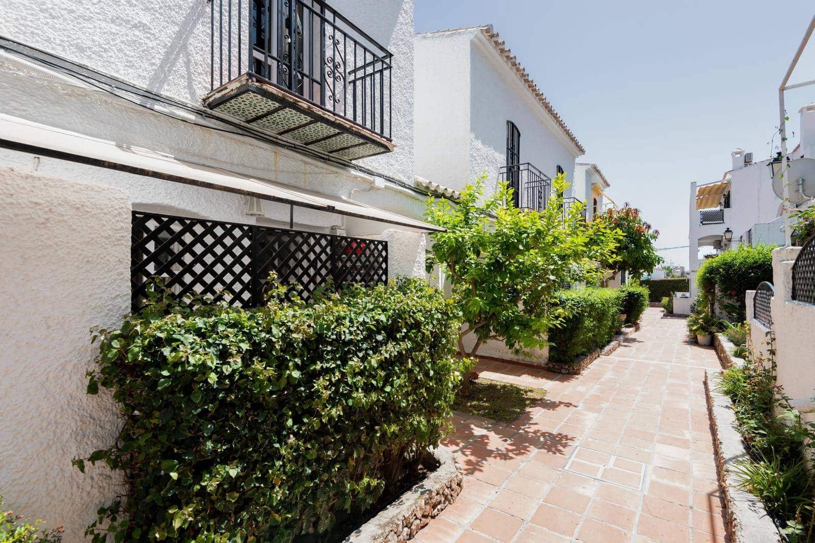 2 bedroom Terraced Villa for sale in Nerja with pool - € 349,000 (Ref: 9669896)