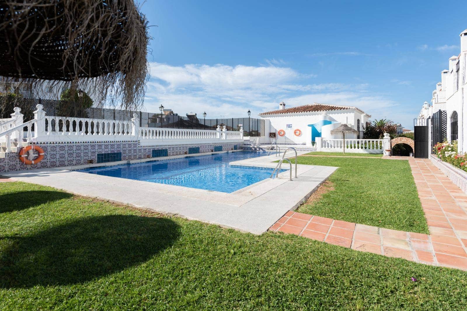 2 bedroom Terraced Villa for sale in Nerja with pool - € 349,000 (Ref: 9669896)