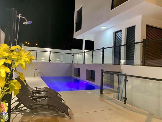 3 Zimmer Villa zu verkaufen in Capistrano, Nerja mit Pool - 829.000 € (Ref: 9676725)