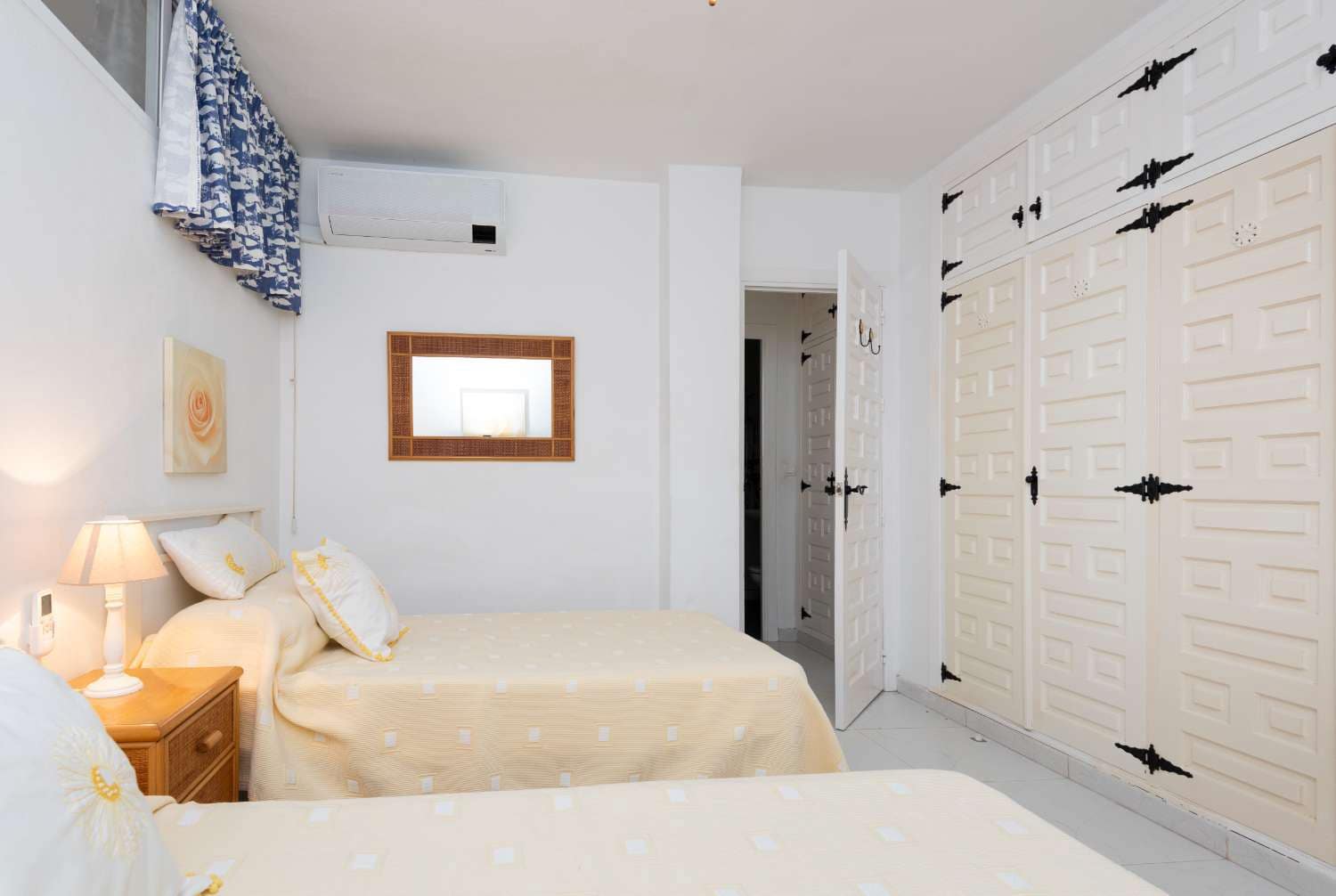 2 bedroom Beach Apartment for sale in Nerja with pool - € 279,000 (Ref: 9714463)