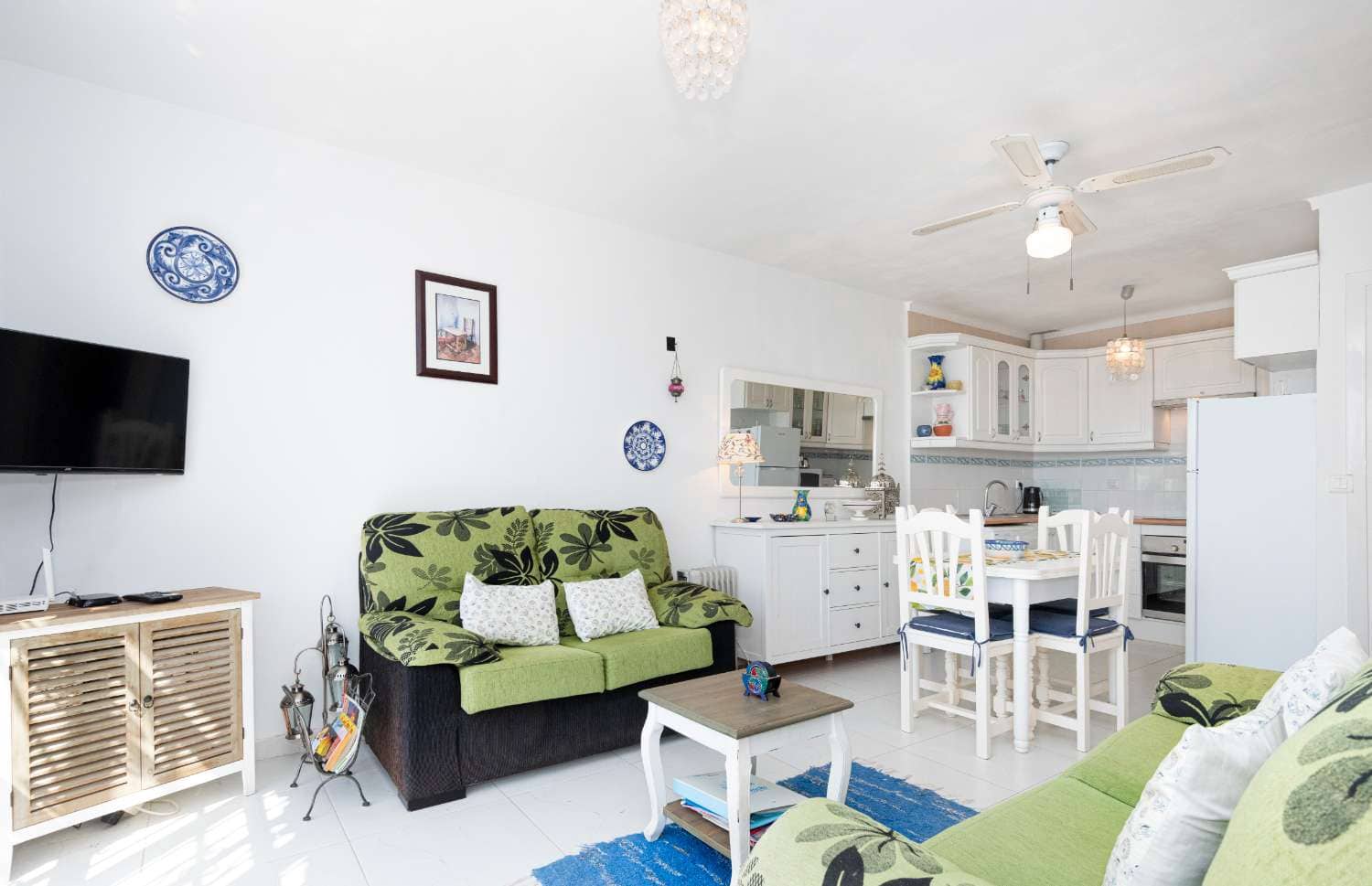 2 bedroom Beach Apartment for sale in Nerja with pool - € 279,000 (Ref: 9714463)