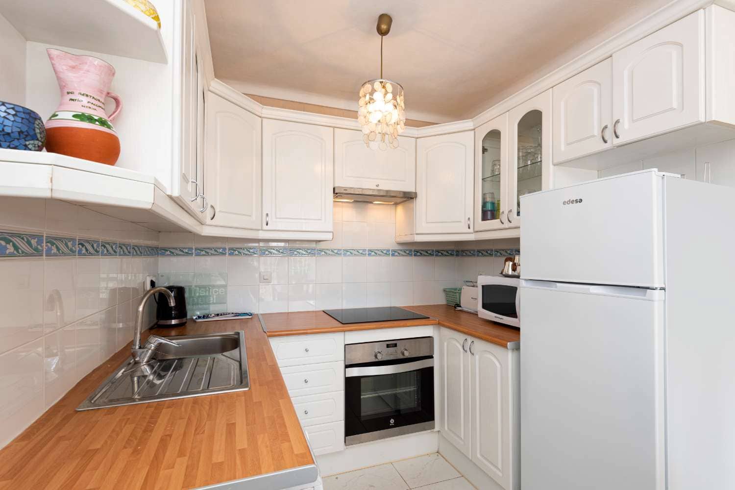 2 bedroom Beach Apartment for sale in Nerja with pool - € 279,000 (Ref: 9714463)