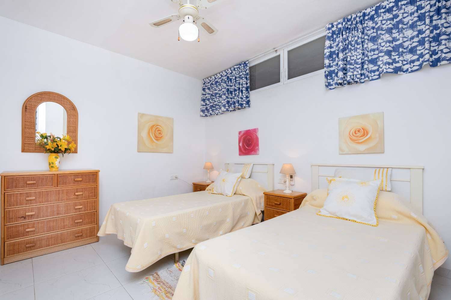 2 bedroom Beach Apartment for sale in Nerja with pool - € 279,000 (Ref: 9714463)