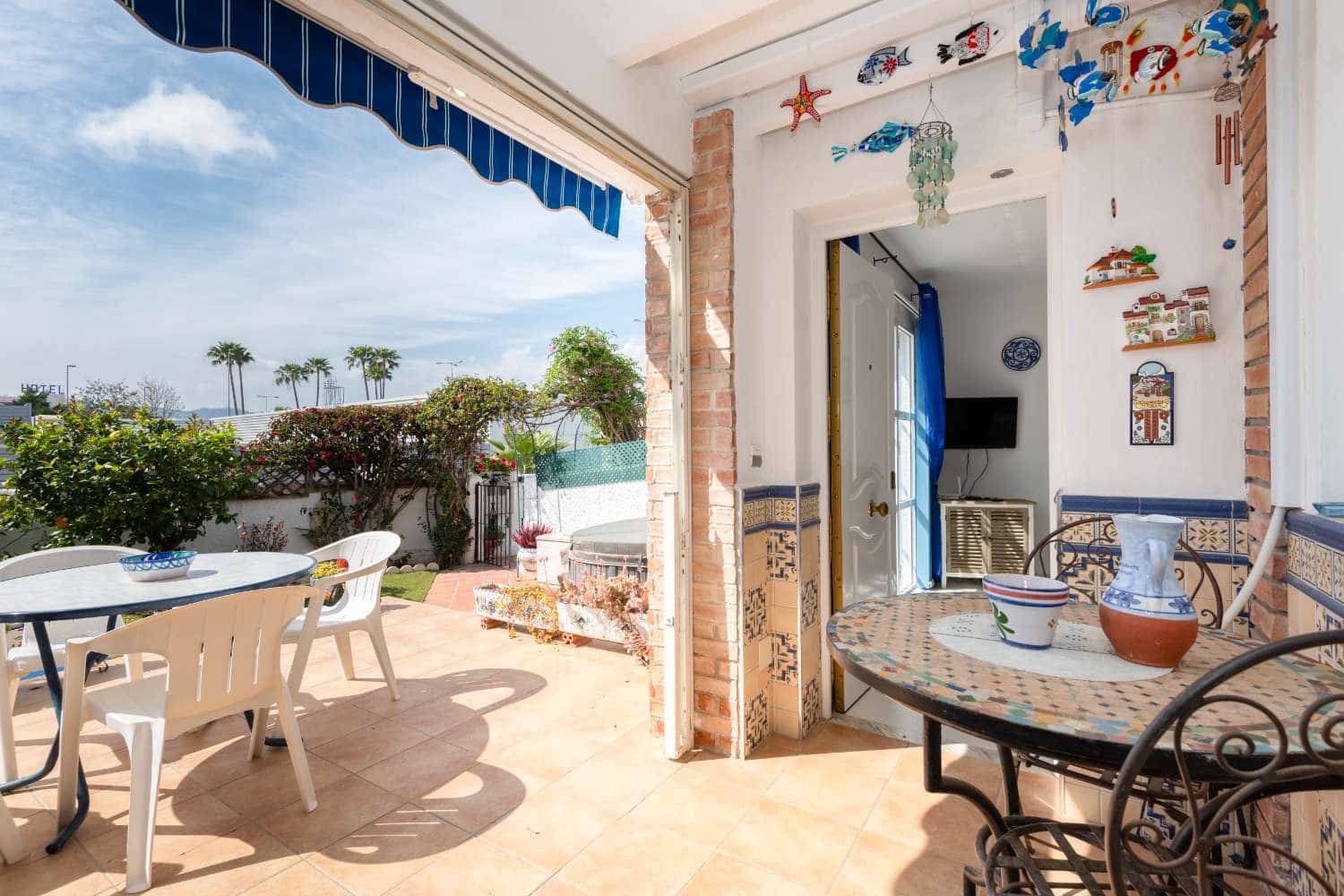 2 bedroom Beach Apartment for sale in Nerja with pool - € 279,000 (Ref: 9714463)