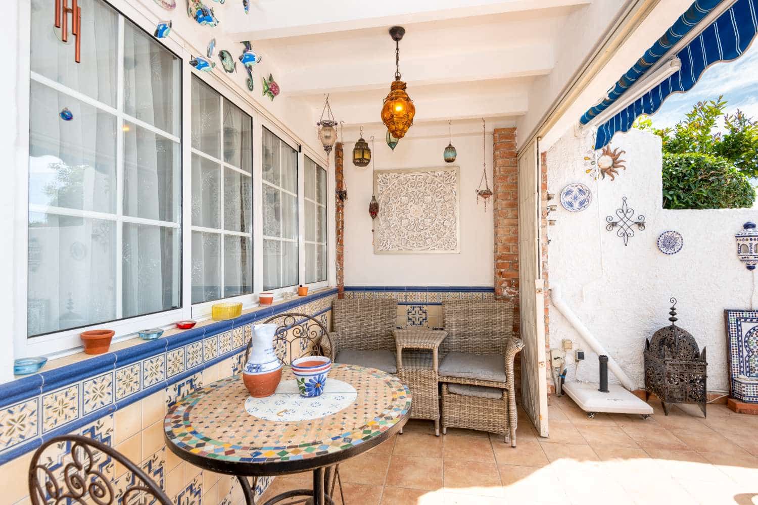 2 bedroom Beach Apartment for sale in Nerja with pool - € 279,000 (Ref: 9714463)