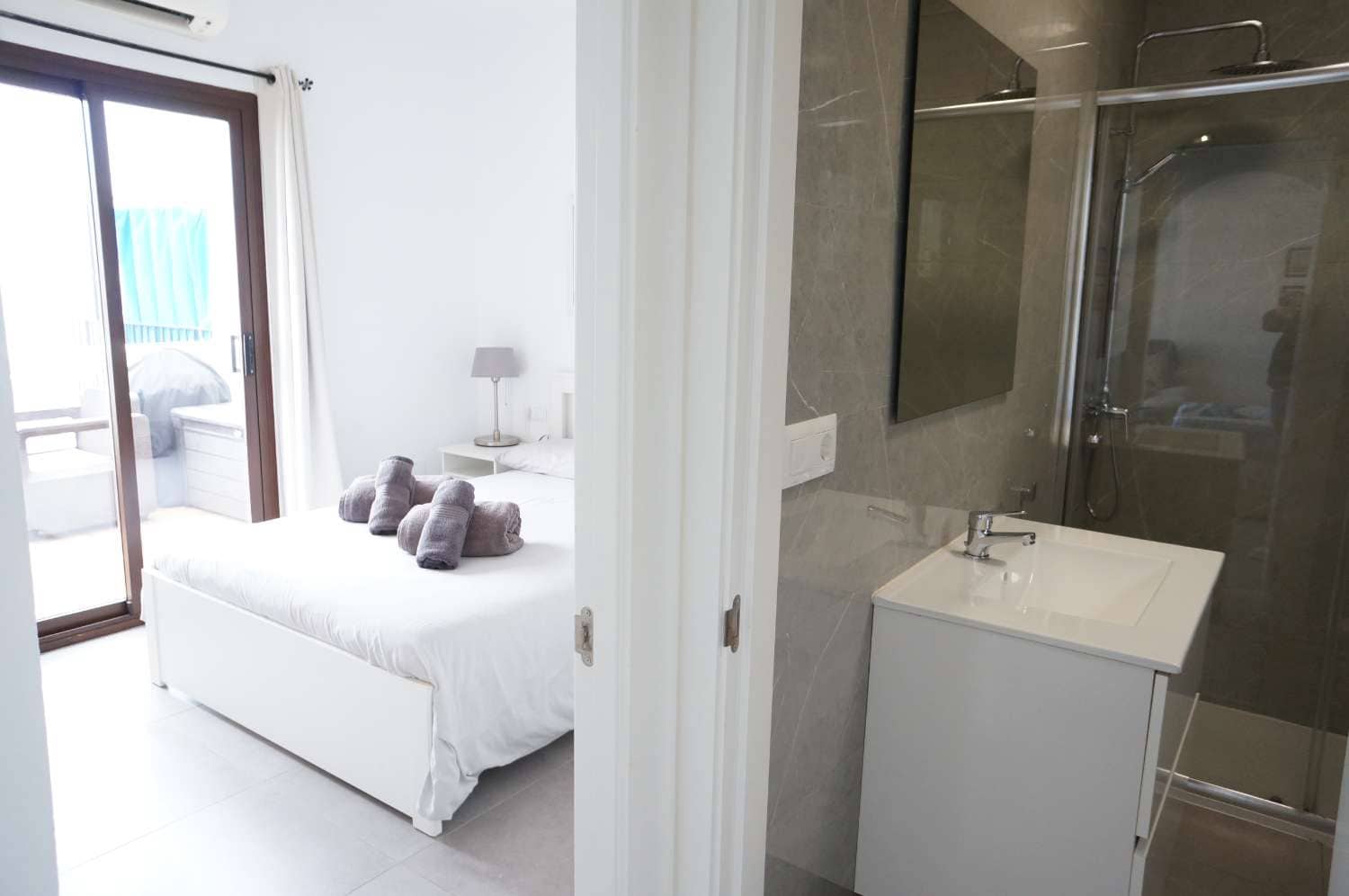 1 bedroom Beach Apartment for sale in Nerja with pool - € 340,000 (Ref: 9714464)