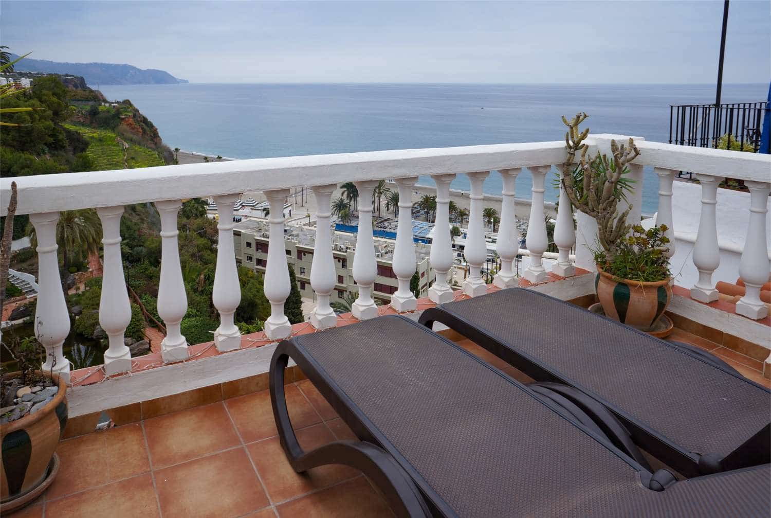 1 bedroom Beach Apartment for sale in Nerja with pool - € 340,000 (Ref: 9714464)