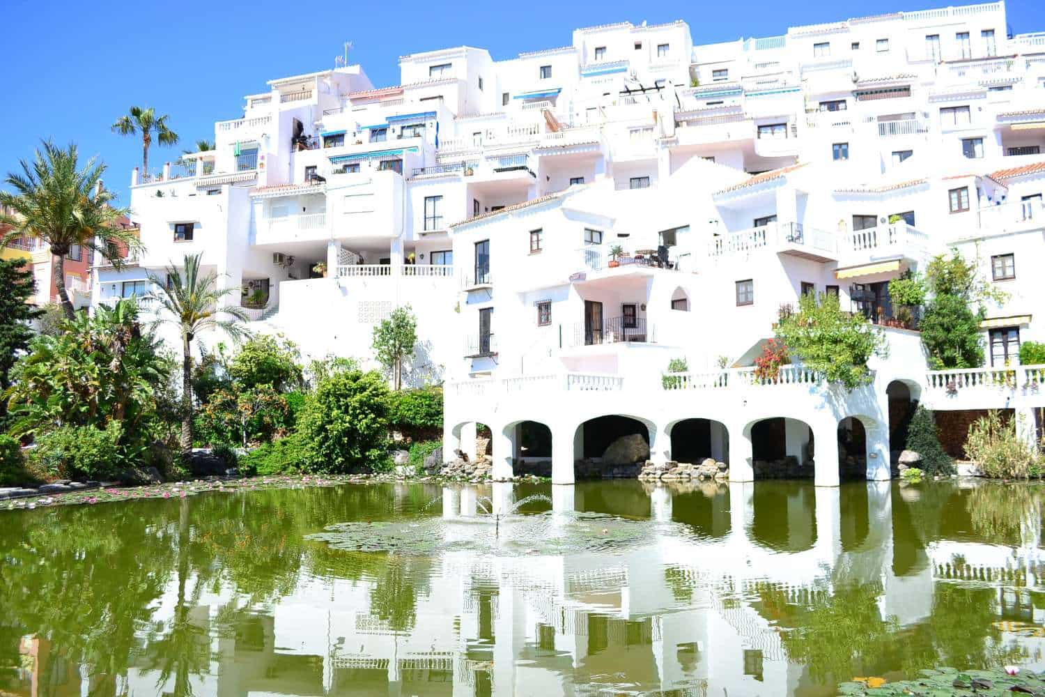 1 bedroom Beach Apartment for sale in Nerja with pool - € 340,000 (Ref: 9714464)