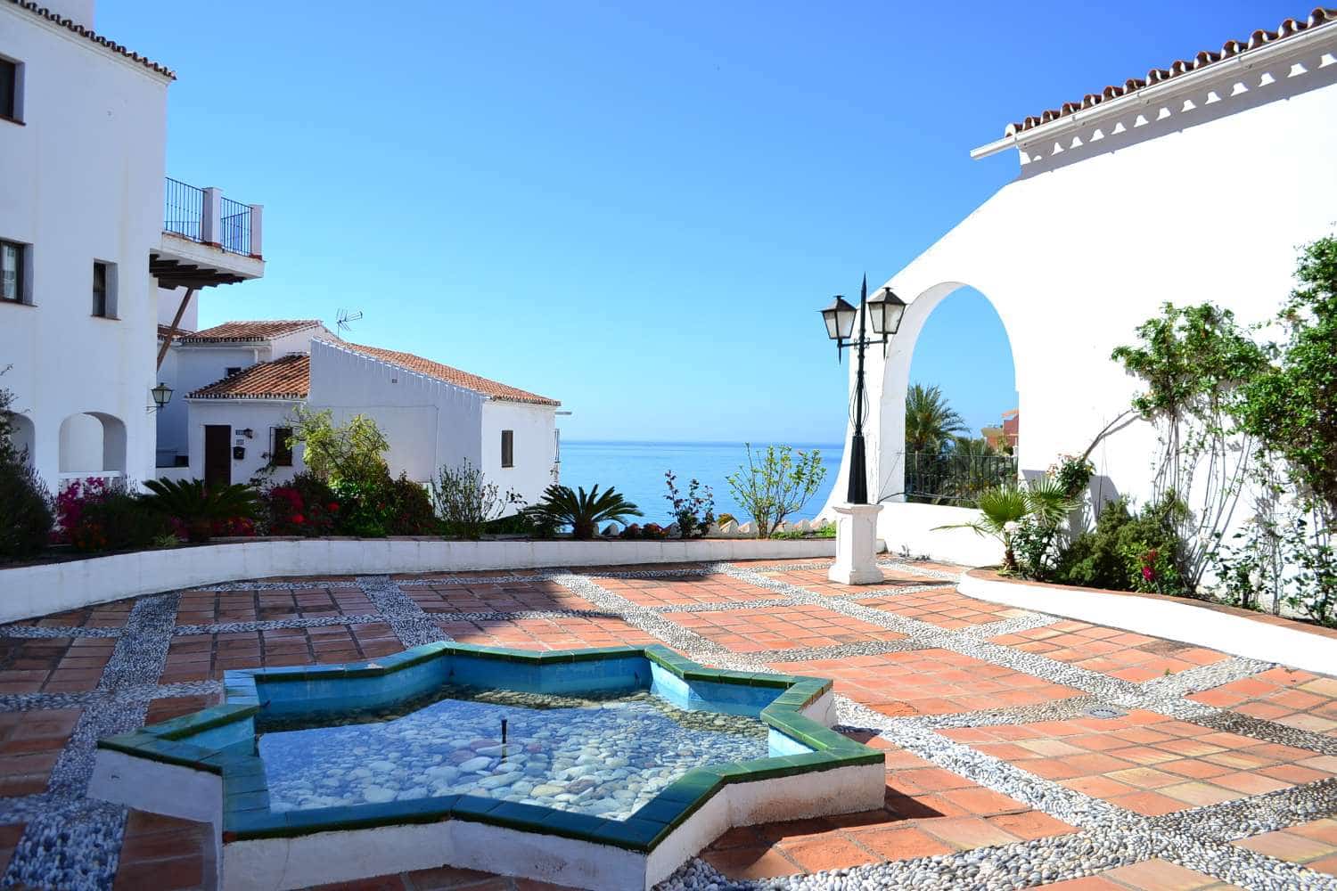 1 bedroom Beach Apartment for sale in Nerja with pool - € 340,000 (Ref: 9714464)