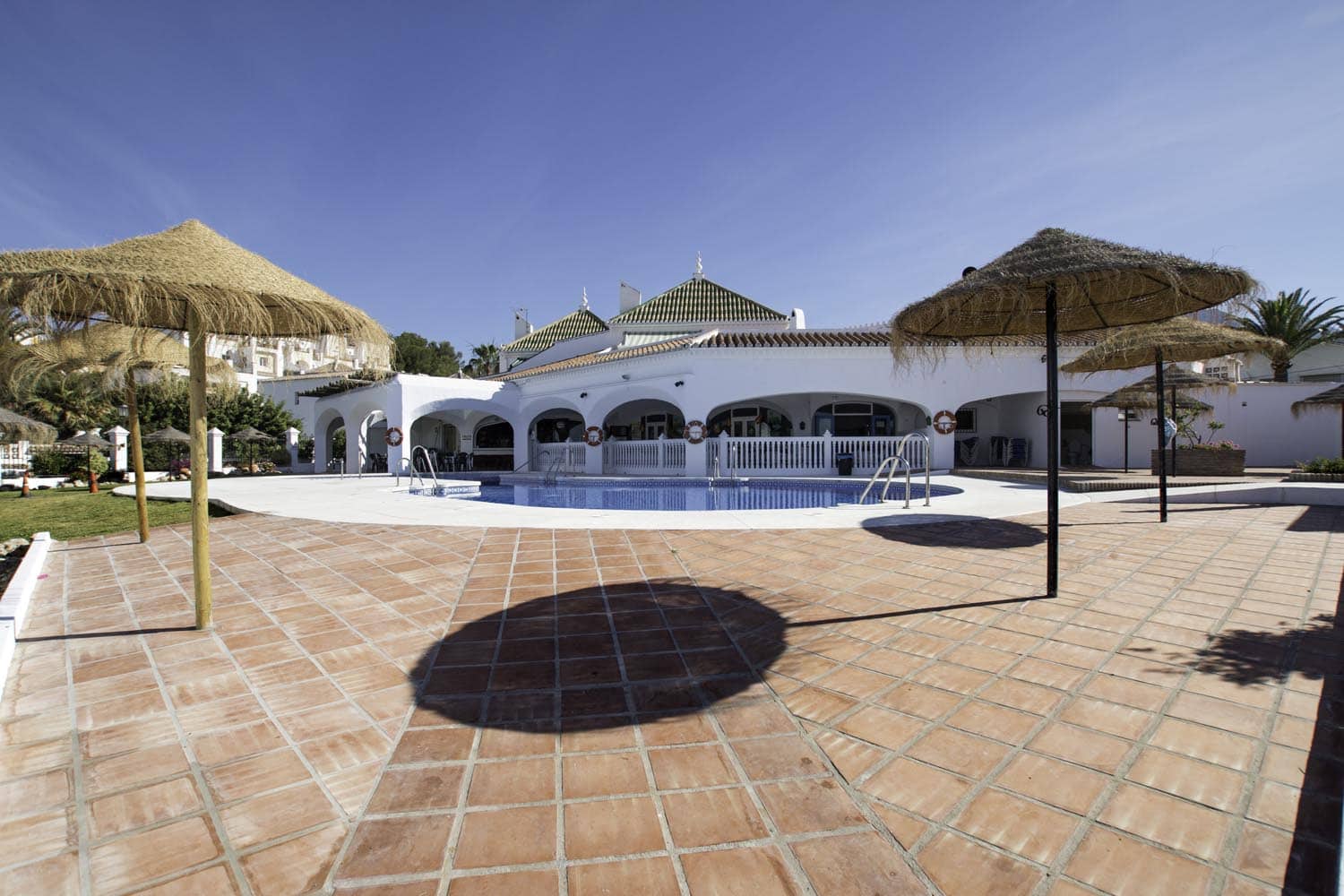 1 bedroom Beach Apartment for sale in Nerja with pool - € 340,000 (Ref: 9714464)