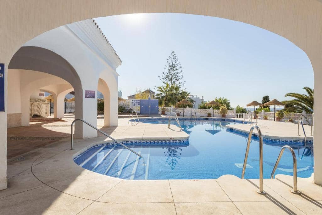 1 bedroom Beach Apartment for sale in Nerja with pool - € 340,000 (Ref: 9714464)