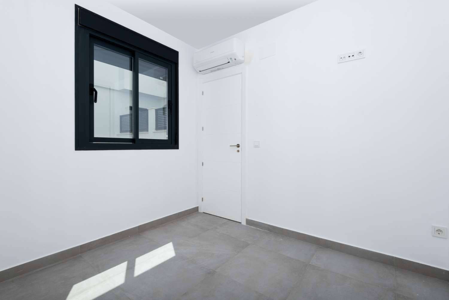 3 bedroom Penthouse for sale in Nerja with pool garage - € 479,000 (Ref: 9719423)