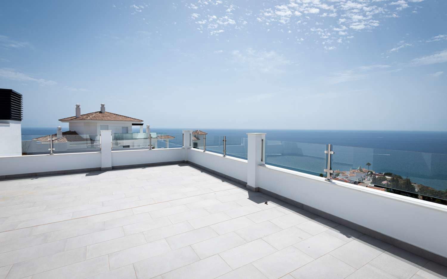 3 bedroom Penthouse for sale in Nerja with pool garage - € 479,000 (Ref: 9719423)
