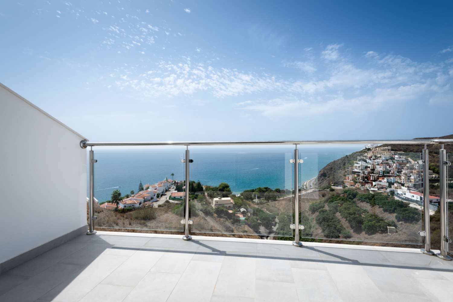 3 bedroom Penthouse for sale in Nerja with pool garage - € 479,000 (Ref: 9719423)
