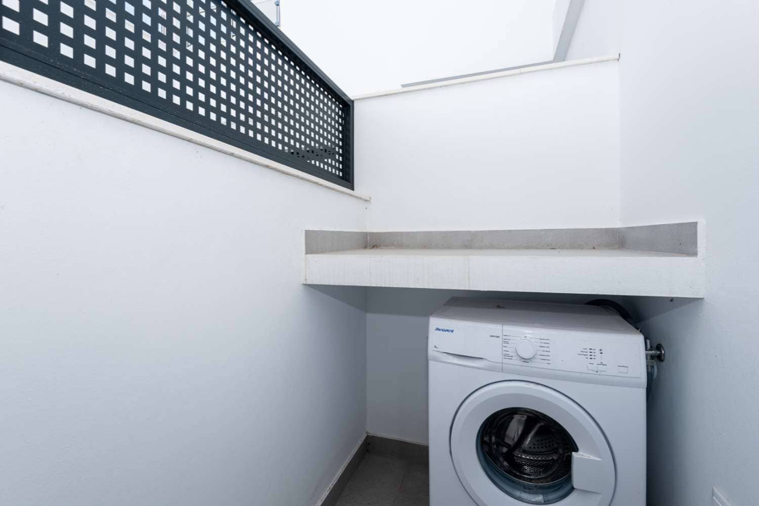 3 bedroom Penthouse for sale in Nerja with pool garage - € 479,000 (Ref: 9719423)