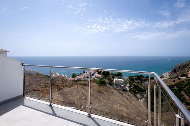 3 bedroom Penthouse for sale in Chaparil - Torrecilla - Punta Lara, Nerja with pool garage - € 479,000 (Ref: 9719423)
