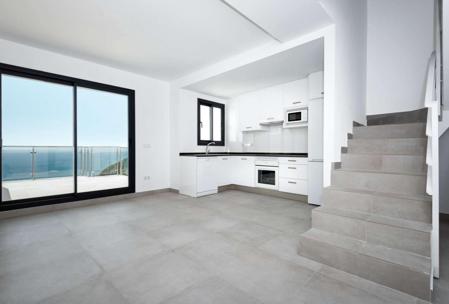 3 bedroom Penthouse for sale in Nerja with pool garage - € 479,000 (Ref: 9719423)