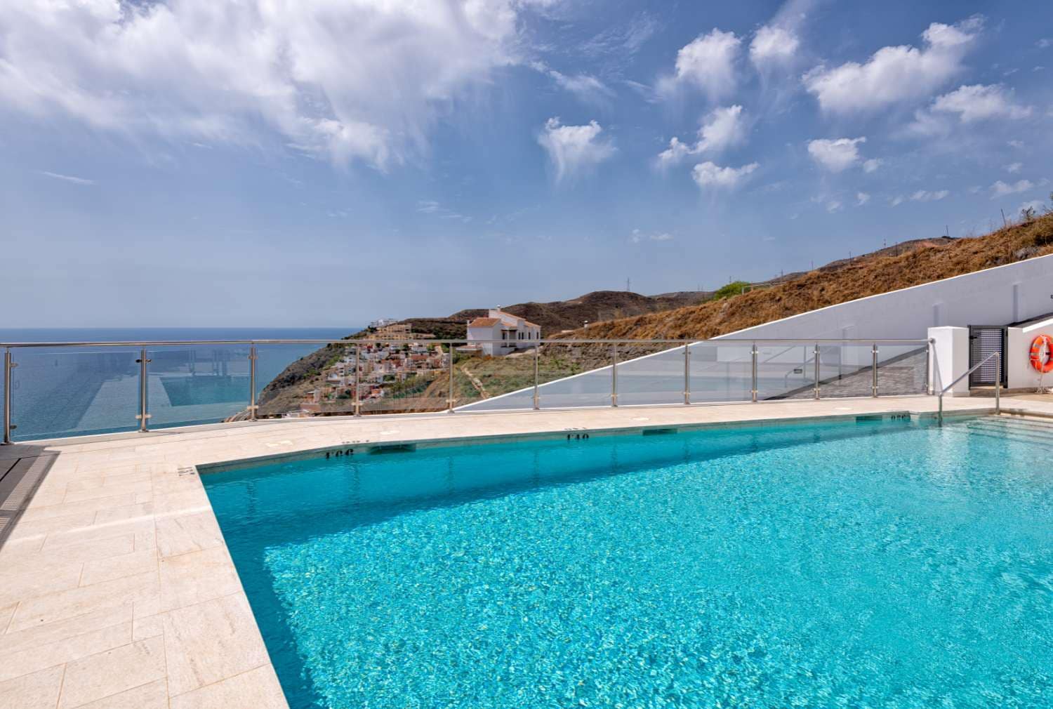 3 bedroom Penthouse for sale in Nerja with pool garage - € 479,000 (Ref: 9719423)