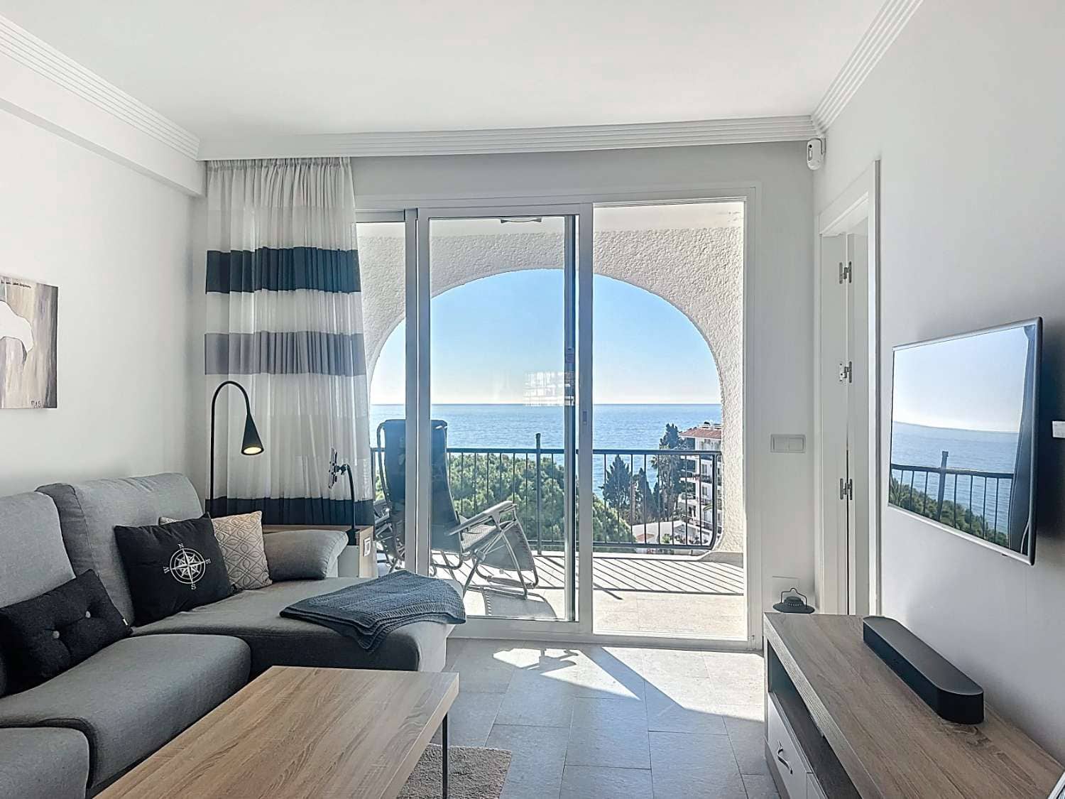2 slaapkamer Strandappartement te koop in Nerja met zwembad - € 649.000 (Ref: 9721055)