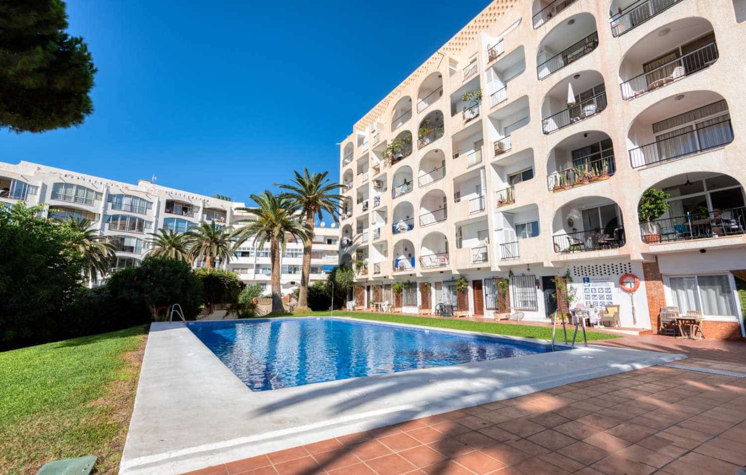 2 slaapkamer Strandappartement te koop in Nerja met zwembad - € 649.000 (Ref: 9721055)