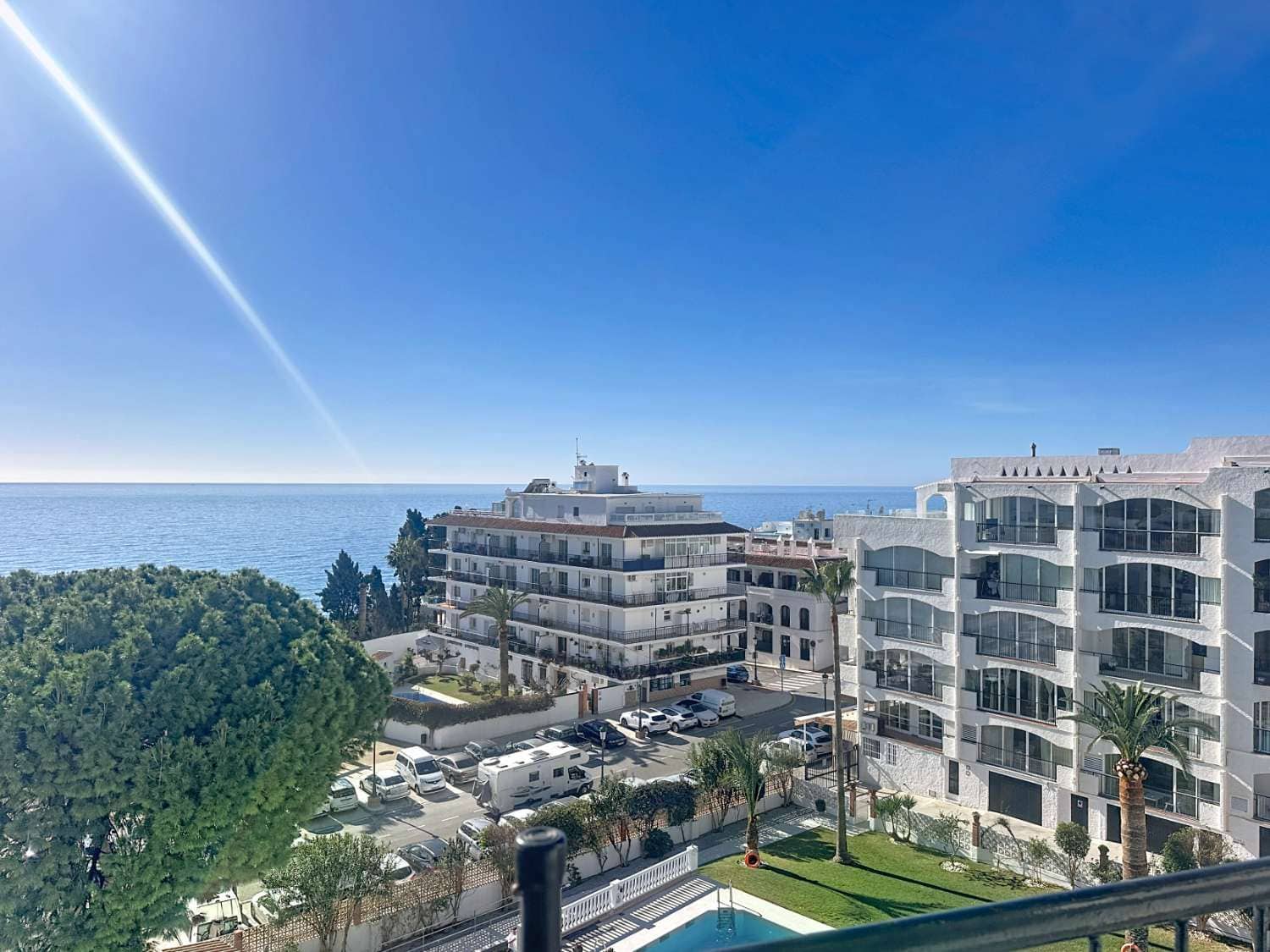 2 slaapkamer Strandappartement te koop in Nerja met zwembad - € 649.000 (Ref: 9721055)