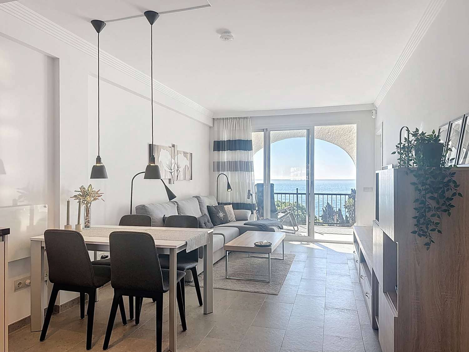 2 slaapkamer Strandappartement te koop in Nerja met zwembad - € 649.000 (Ref: 9721055)