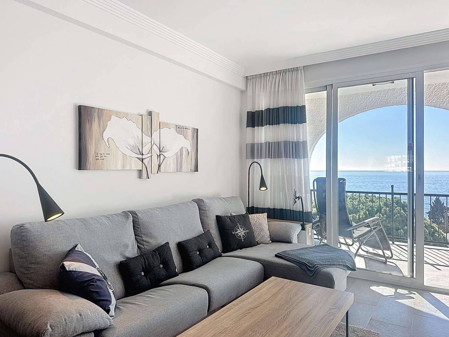2 slaapkamer Strandappartement te koop in Nerja met zwembad - € 649.000 (Ref: 9721055)