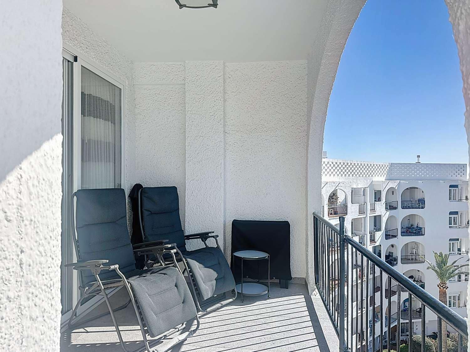 2 slaapkamer Strandappartement te koop in Nerja met zwembad - € 649.000 (Ref: 9721055)