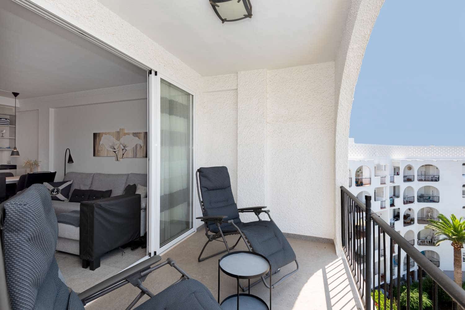 2 makuuhuone Ranta-asunto myytävänä paikassa Nerja mukana uima-altaan - 649 000 € (Ref: 9721055)