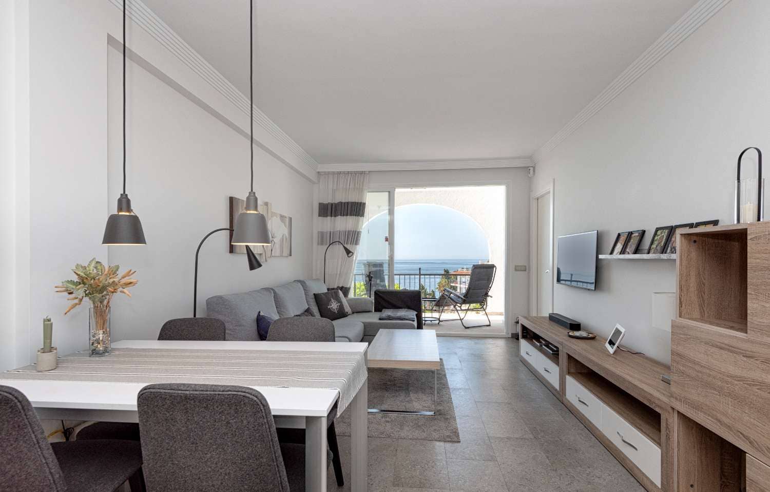 2 makuuhuone Ranta-asunto myytävänä paikassa Nerja mukana uima-altaan - 649 000 € (Ref: 9721055)