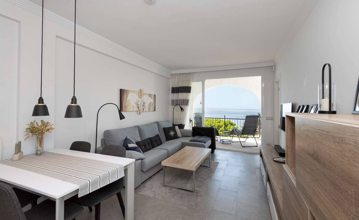 2 makuuhuone Ranta-asunto myytävänä paikassa Nerja mukana uima-altaan - 649 000 € (Ref: 9721055)