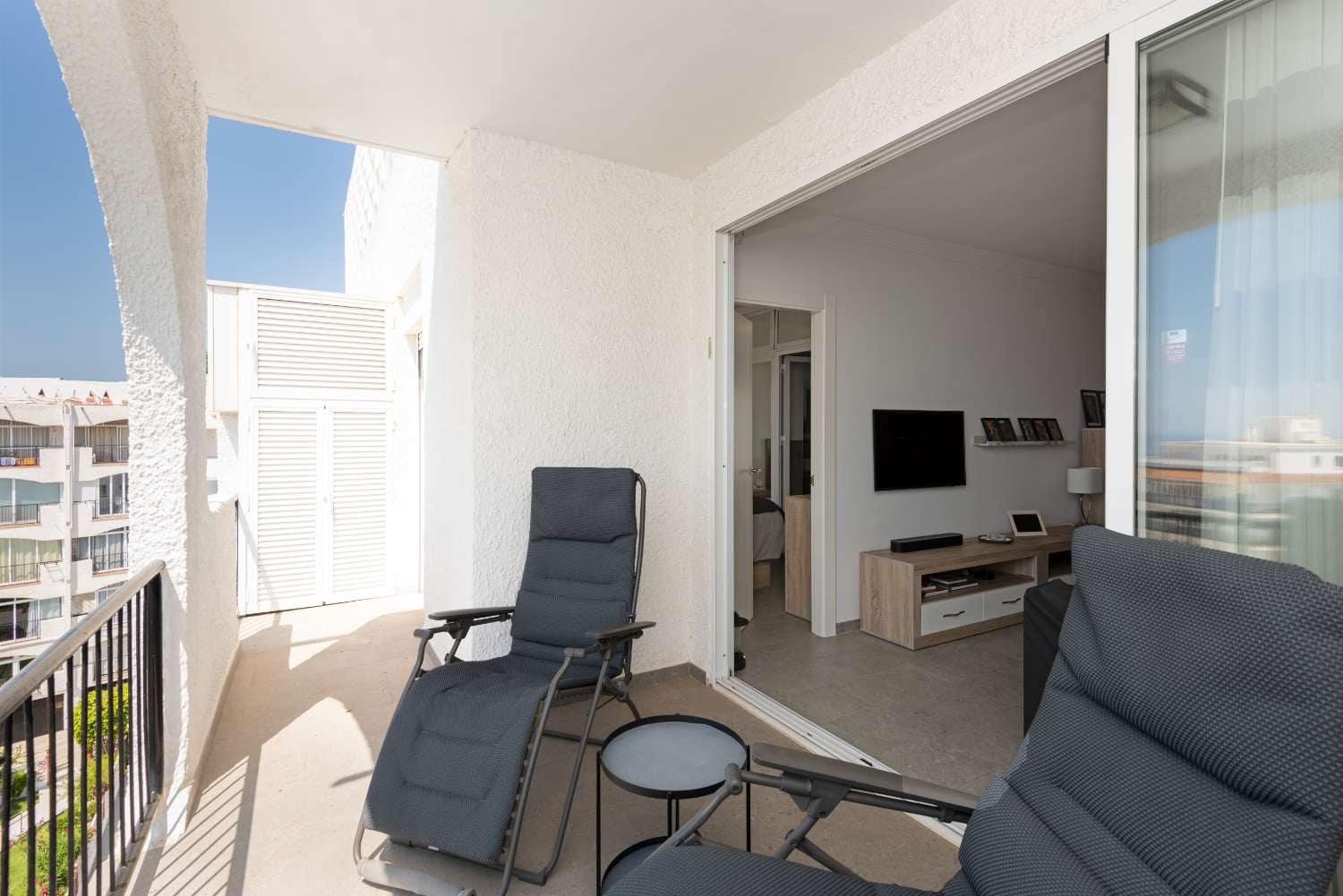 2 makuuhuone Ranta-asunto myytävänä paikassa Nerja mukana uima-altaan - 649 000 € (Ref: 9721055)