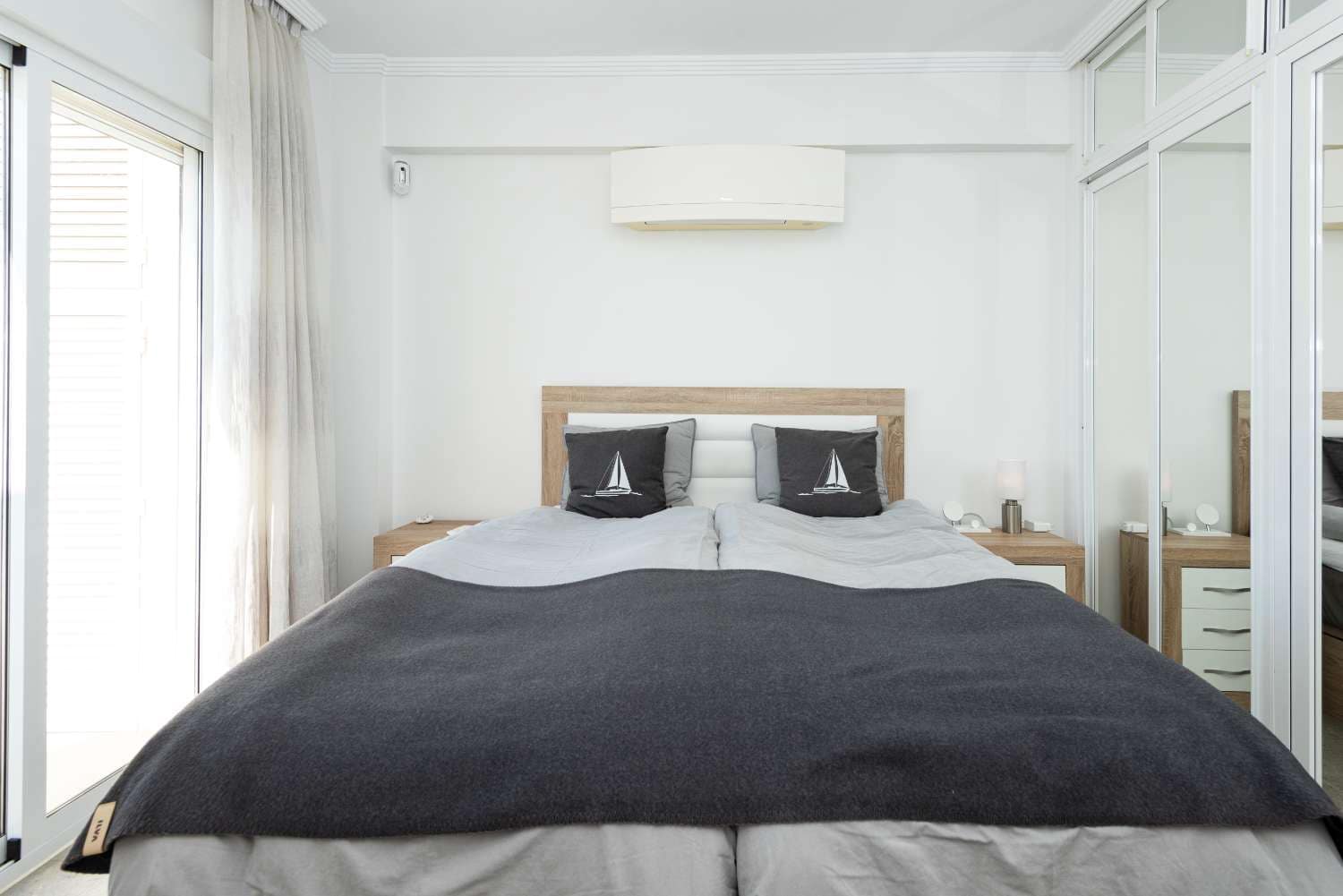 2 makuuhuone Ranta-asunto myytävänä paikassa Nerja mukana uima-altaan - 649 000 € (Ref: 9721055)