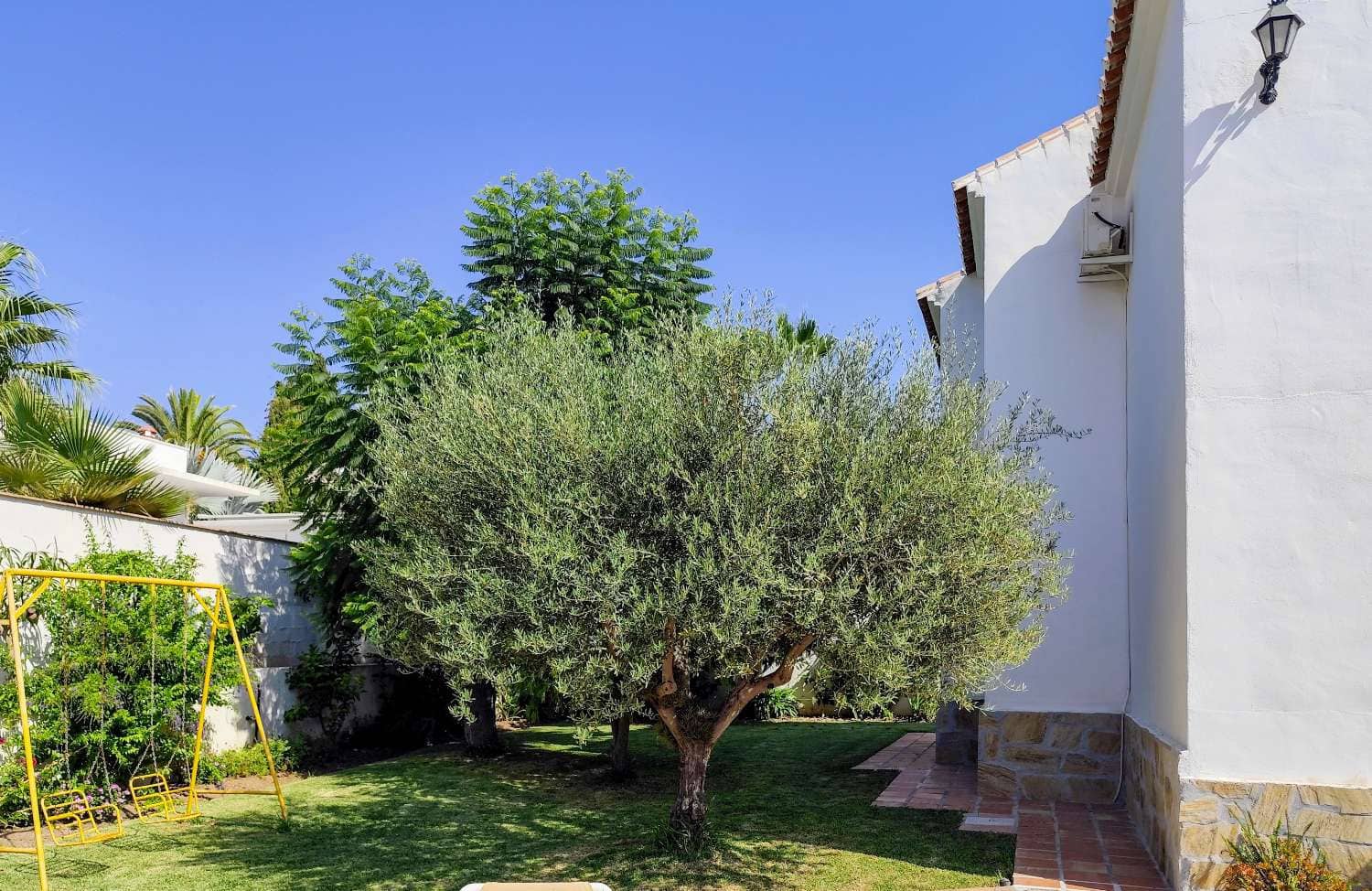 Chalet de 4 habitaciones en Nerja en venta con piscina - 1.345.000 € (Ref: 9735142)