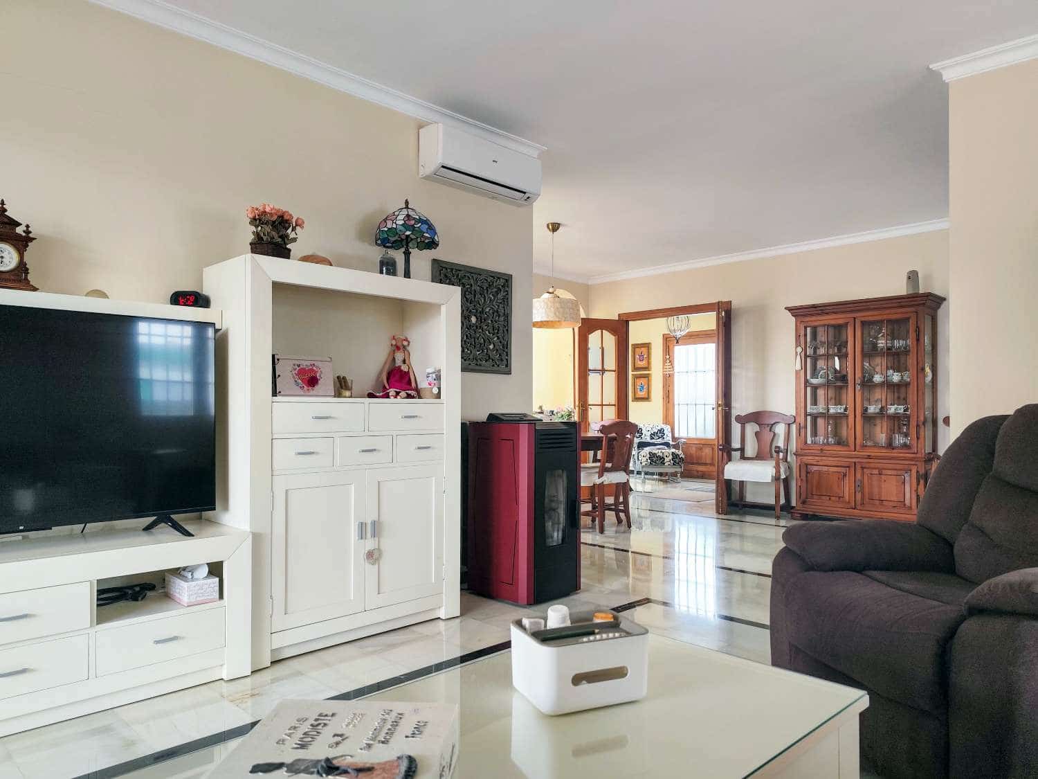 Chalet de 4 habitaciones en Nerja en venta con piscina - 1.345.000 € (Ref: 9735142)