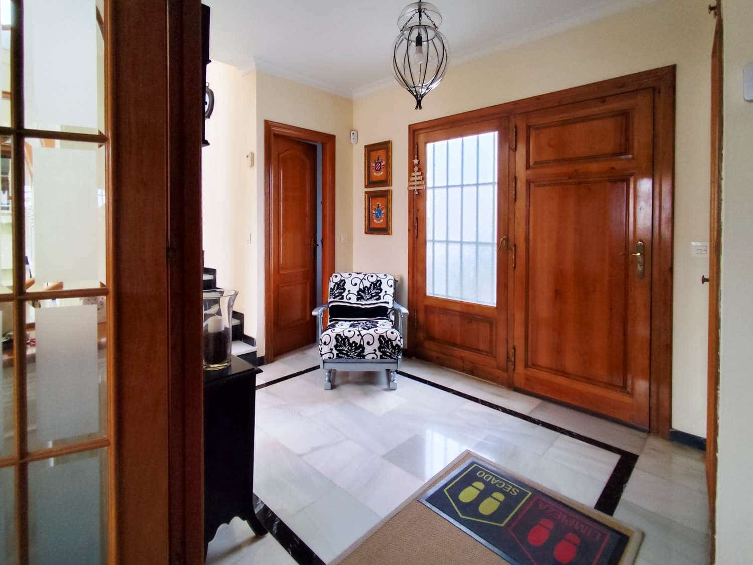 Chalet de 4 habitaciones en Nerja en venta con piscina - 1.345.000 € (Ref: 9735142)