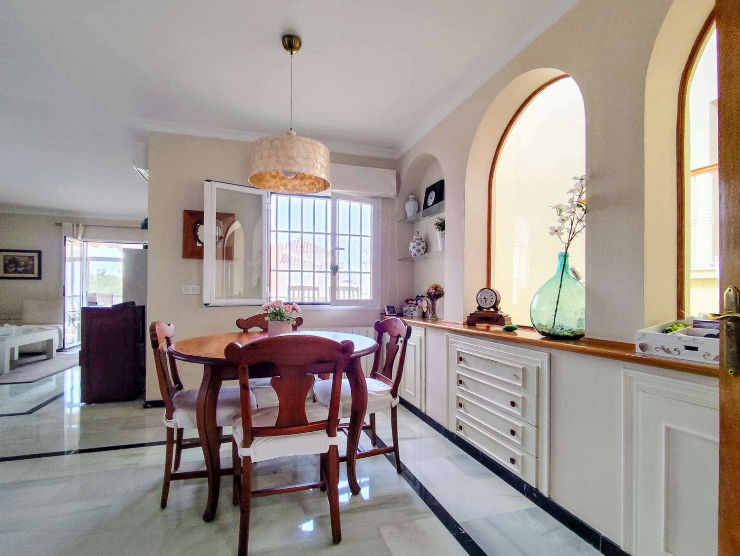 Chalet de 4 habitaciones en Nerja en venta con piscina - 1.345.000 € (Ref: 9735142)